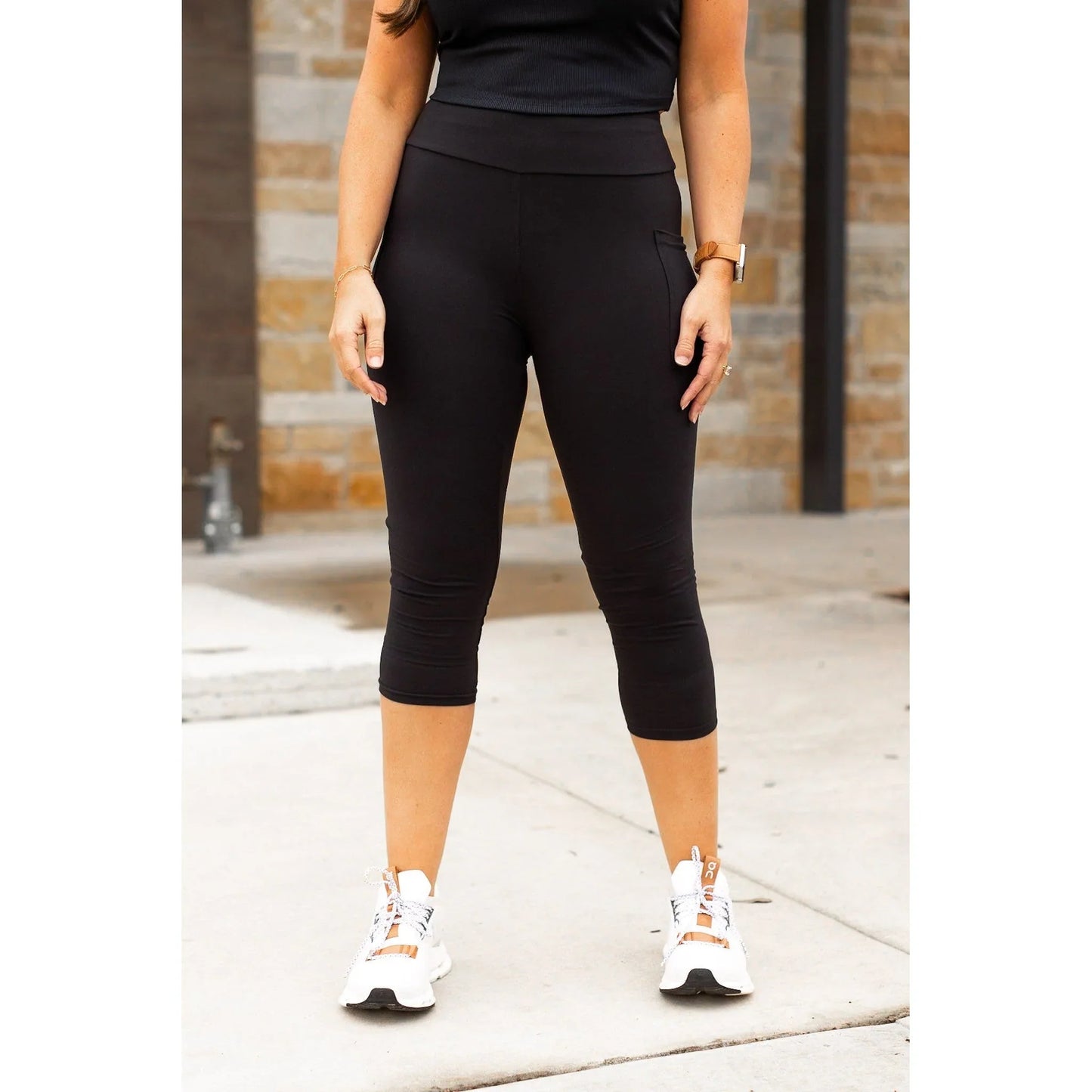 PREORDER: Capri Leggings with Pockets in Nine Colors Ave Shops