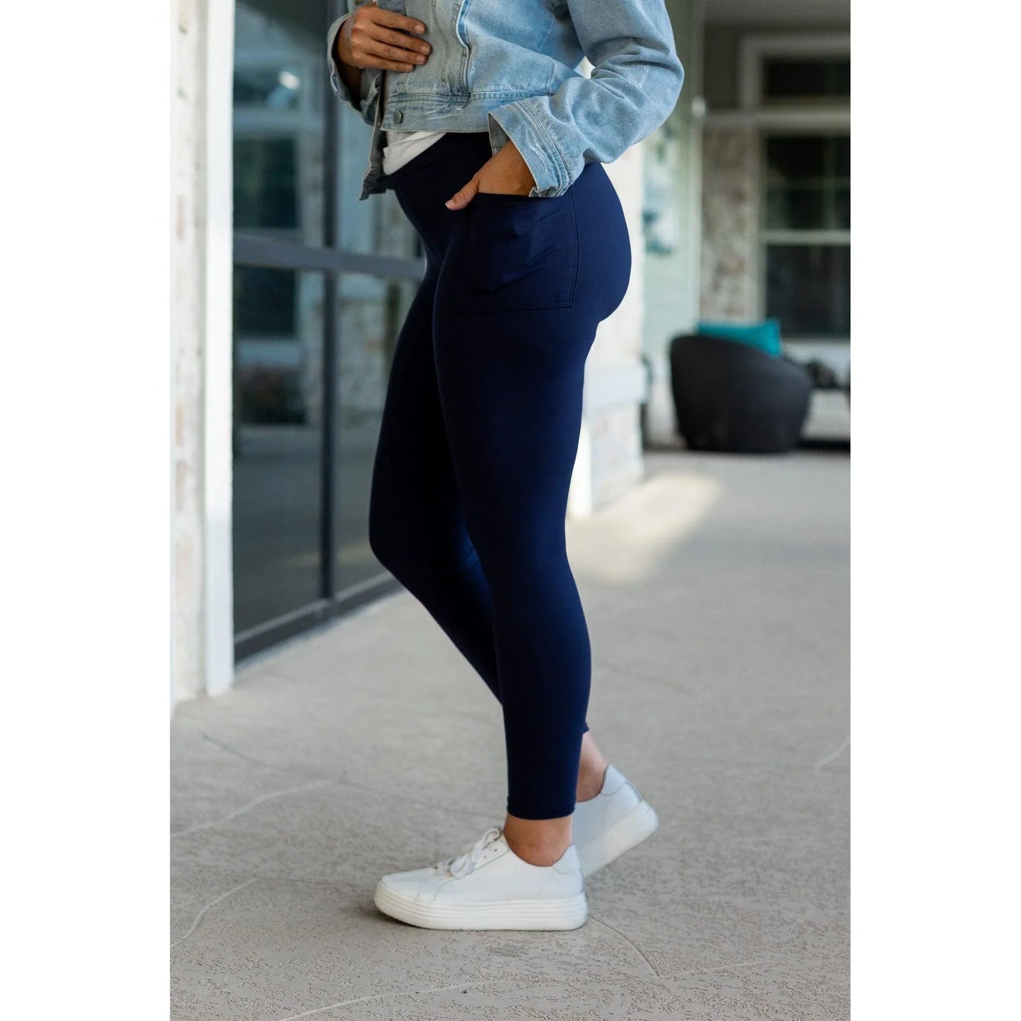 PREORDER: Capri Leggings with Pockets in Nine Colors Ave Shops
