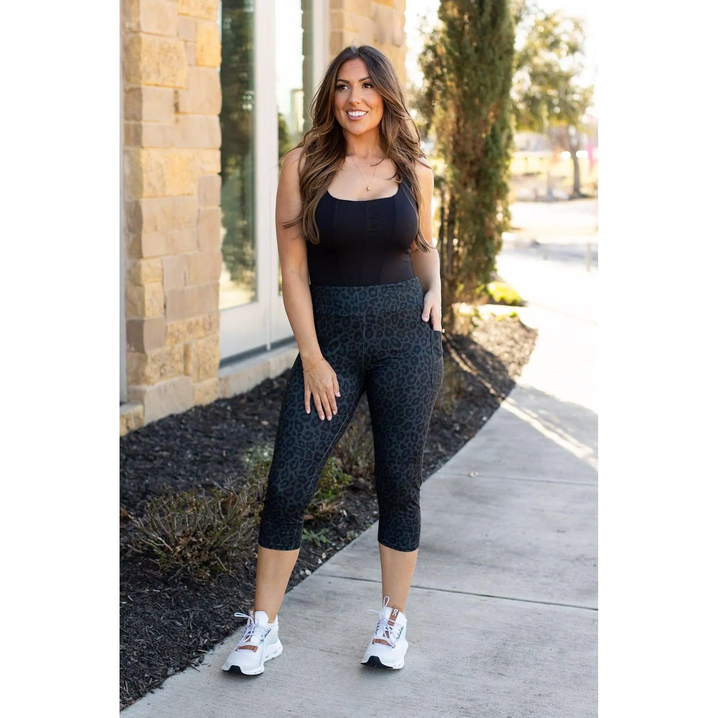 PREORDER: Capri Leggings with Pockets in Nine Colors Ave Shops
