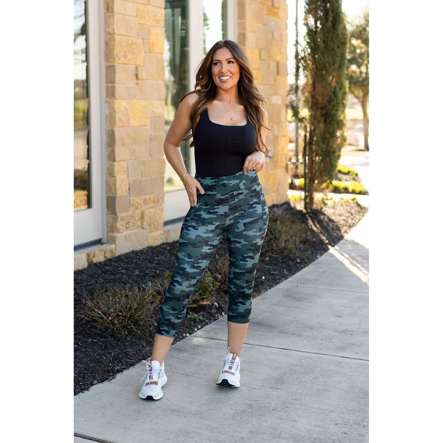 PREORDER: Capri Leggings with Pockets in Nine Colors Ave Shops
