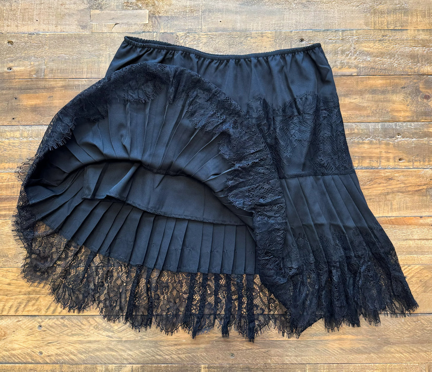 PREORDER: Viviane Lace Slip Skirt in Two Colors Ave Shops