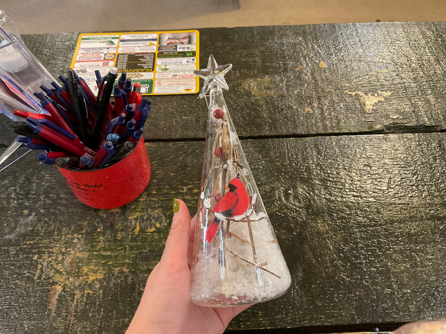 Light up glass tree w/cardinals