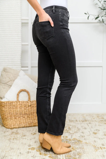 Kortney Mid Rise Straight Leg Jeans In Washed Black Ave Shops