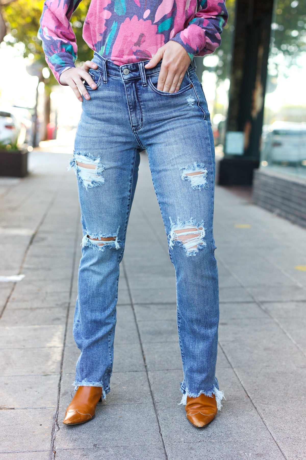 Judy Blue Medium Wash Mid Rise Distressed Straight Leg Jeans