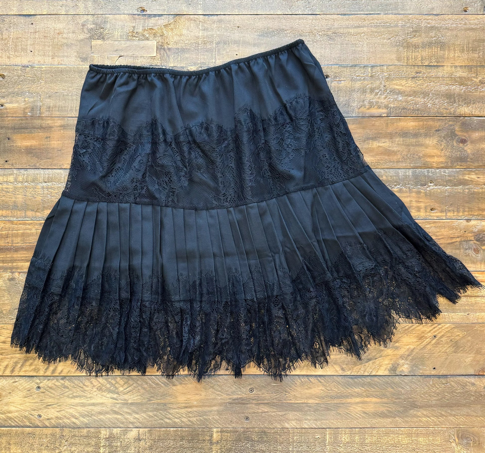 PREORDER: Viviane Lace Slip Skirt in Two Colors Ave Shops