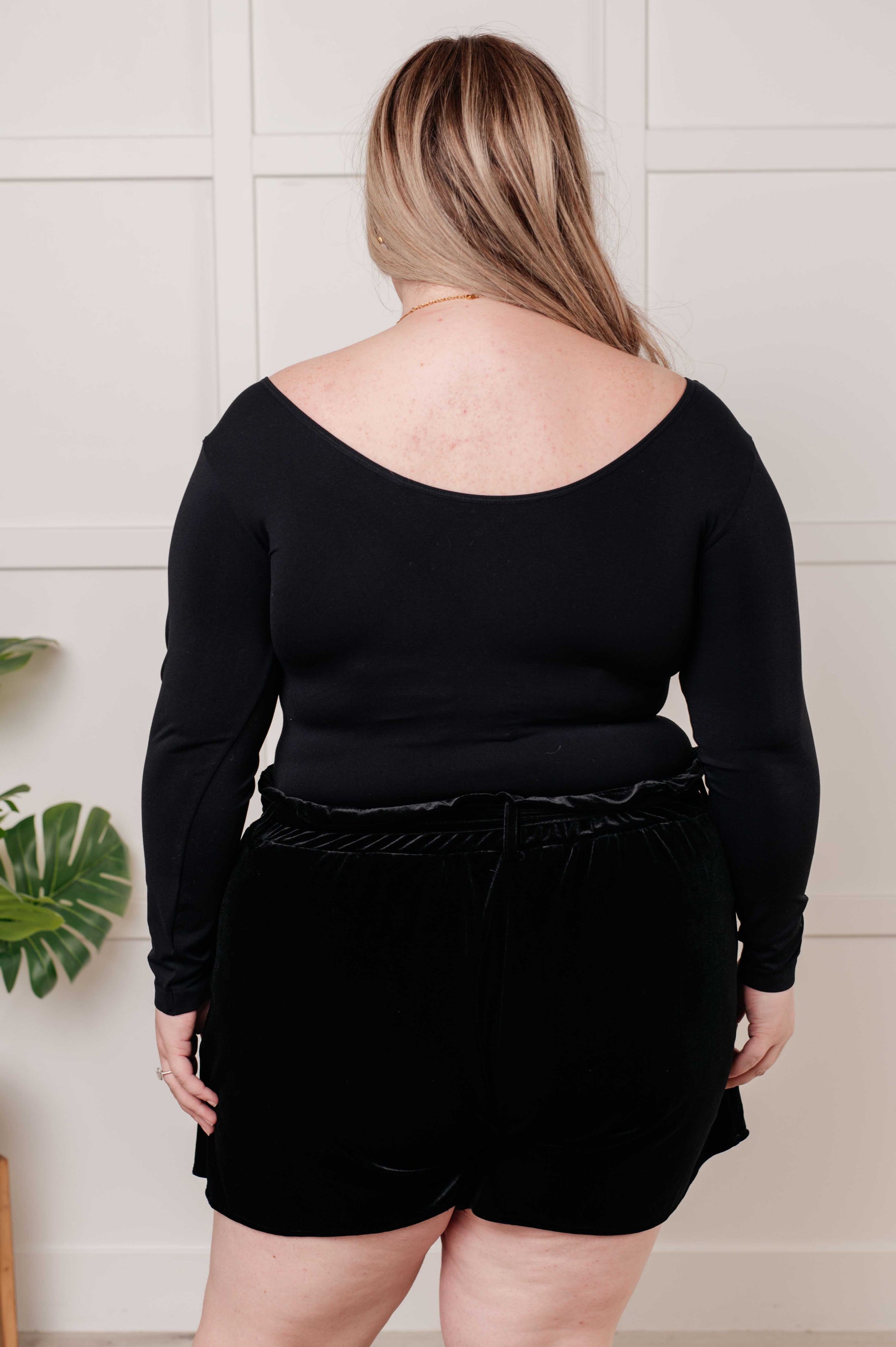 Bring in the Basics Seamless Reversible V-Neck Black Ave Shops