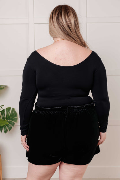 Bring in the Basics Seamless Reversible V-Neck Black Ave Shops