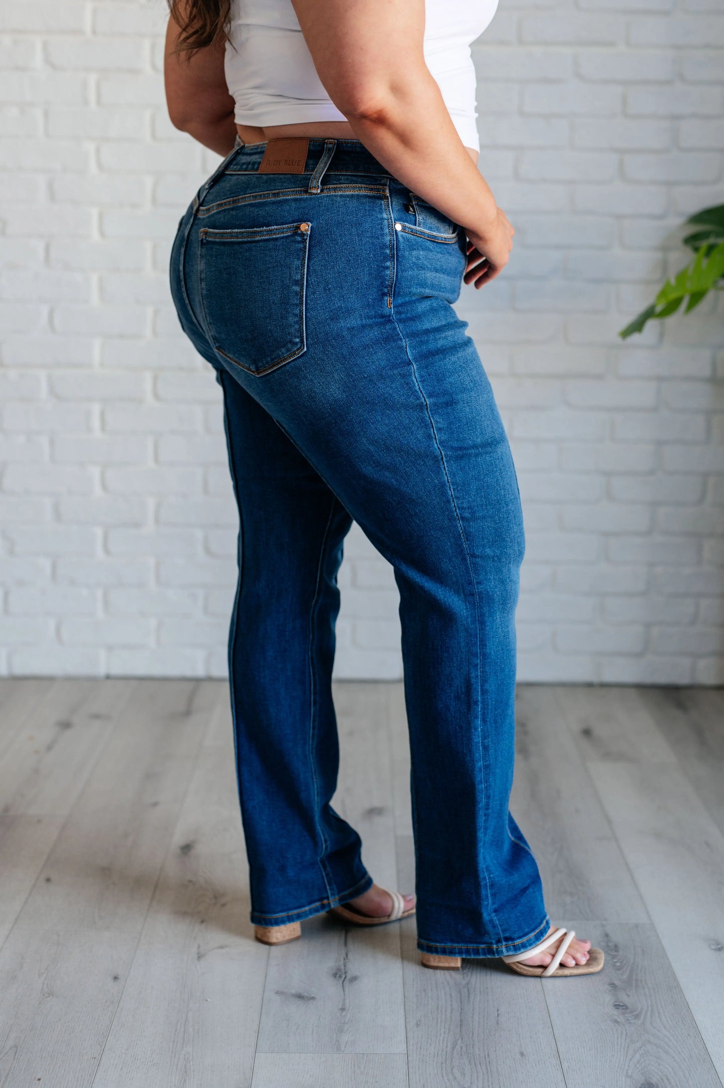 Campbell High Rise Center Seam Detail Straight Jeans Ave Shops