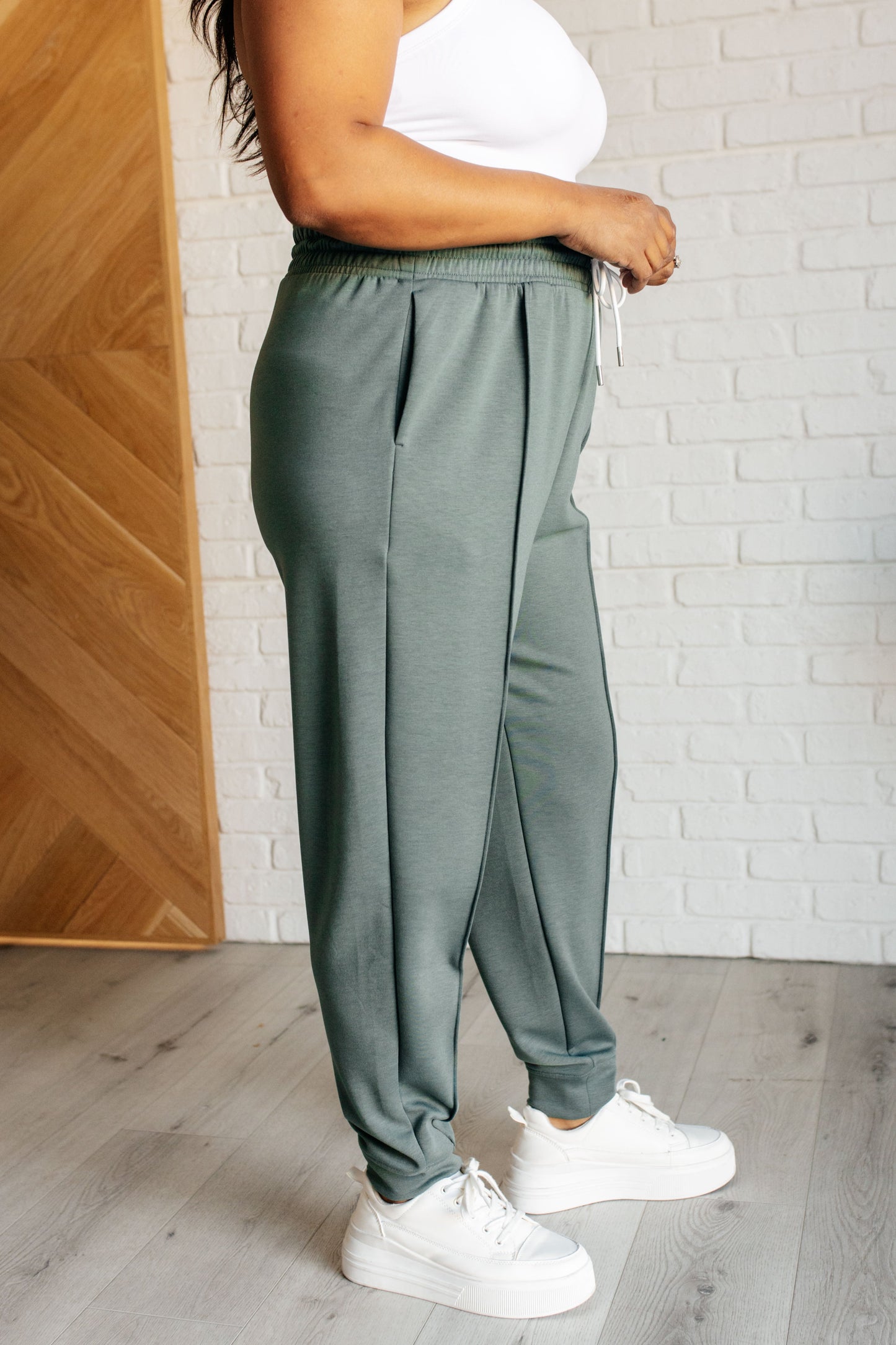 Center Seam Scuba Joggers in Ash Jade Ave Shops