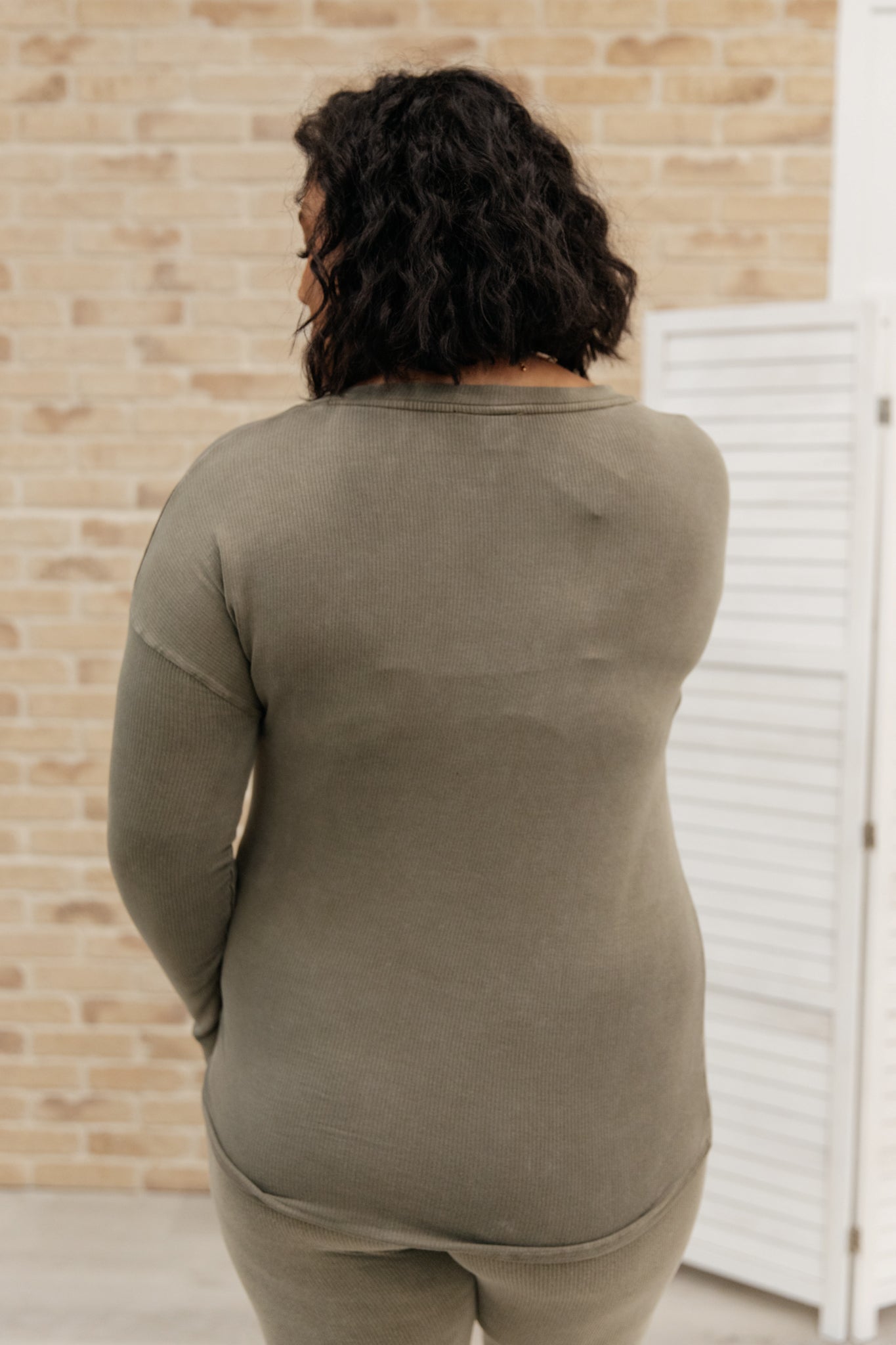 Essential Lounge Top in Mineral Wash Olive Ave Shops