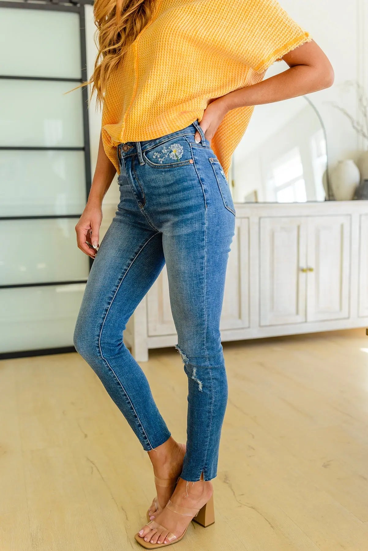 Hi-waisted Dandelion Embroidery Skinny Ave Shops