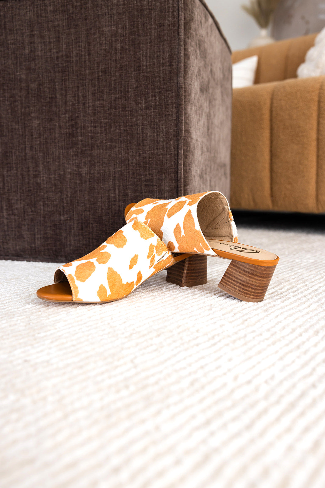 Richwood Peeptoe Tan and White Cowhide Slide Ave Shops