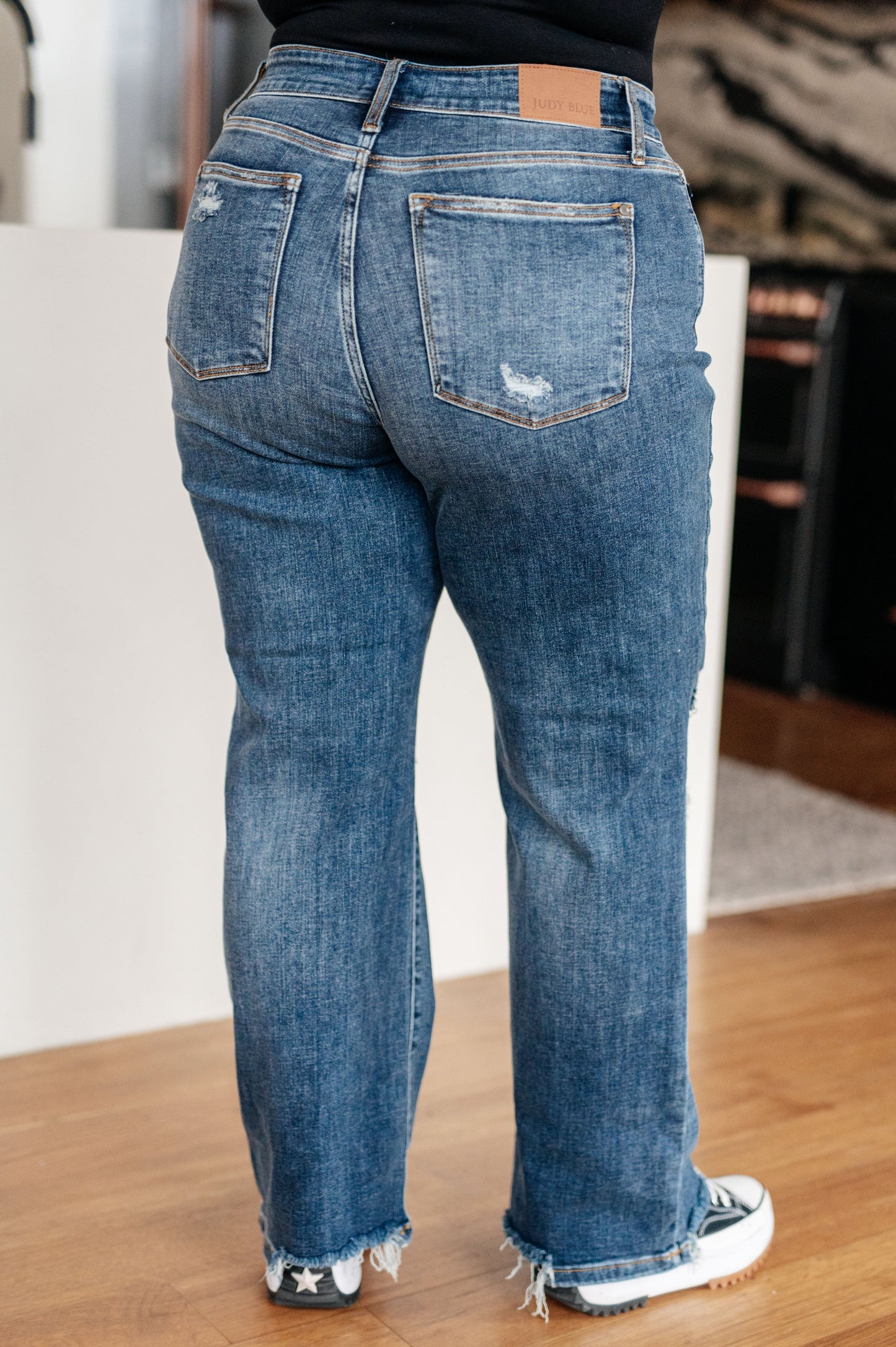 Rose High Rise 90's Straight Jeans in Dark Wash Ave Shops