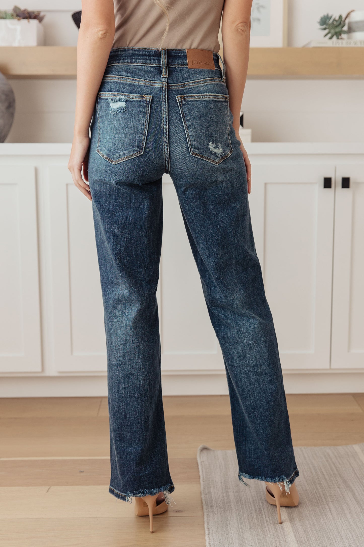 Rose High Rise 90's Straight Jeans in Dark Wash Ave Shops