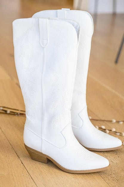 Shania Cowgirl Boots In White Ave Shops