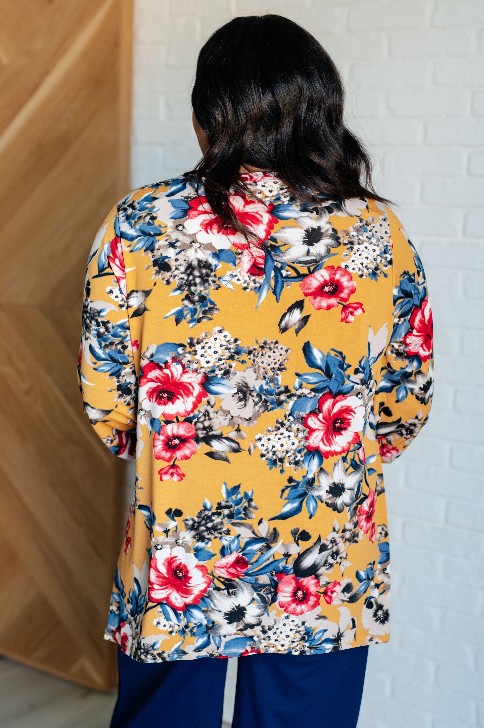 V-Neck Scoop Hem Top in Marigold Floral Ave Shops