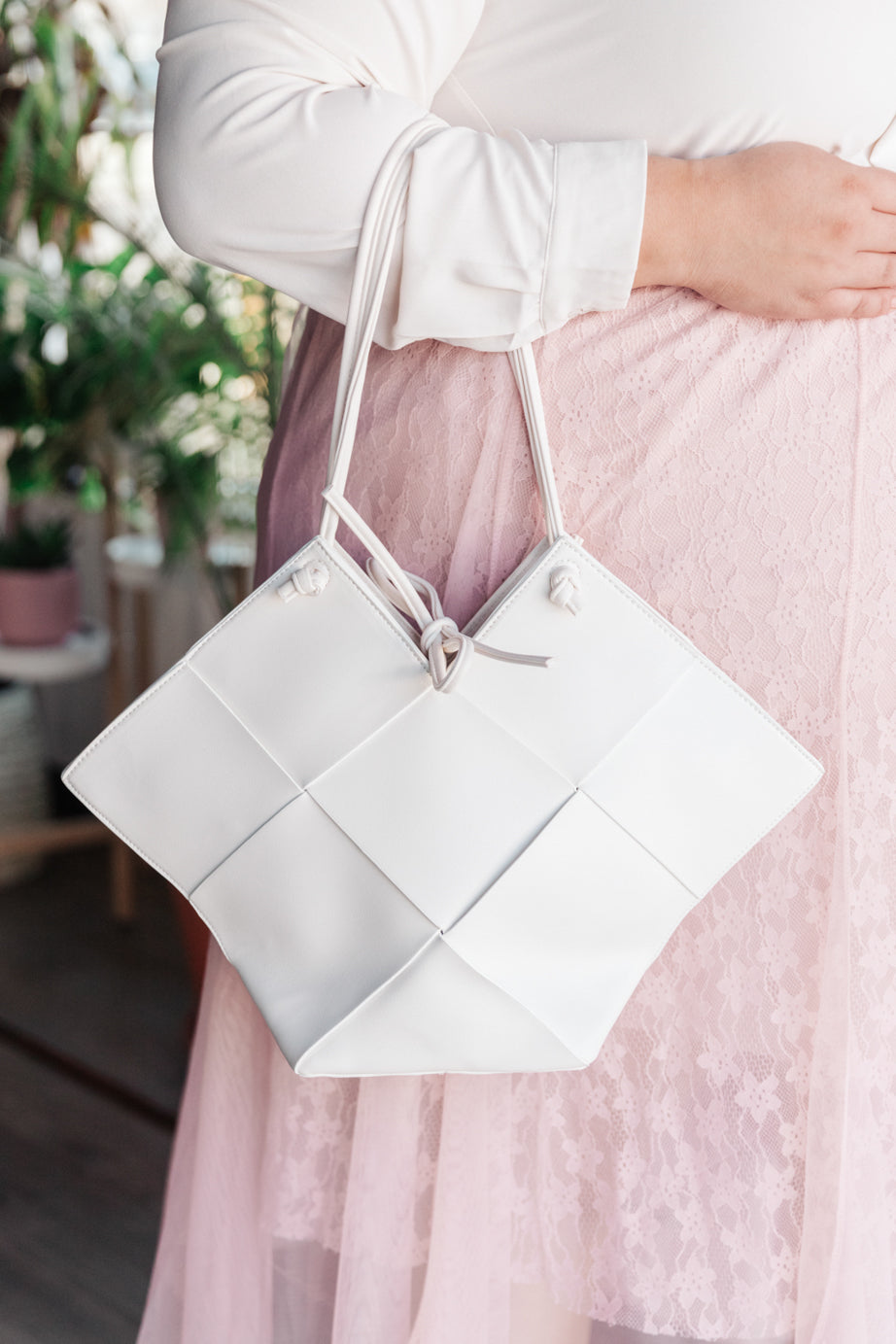 Woven Tote in White Ave Shops