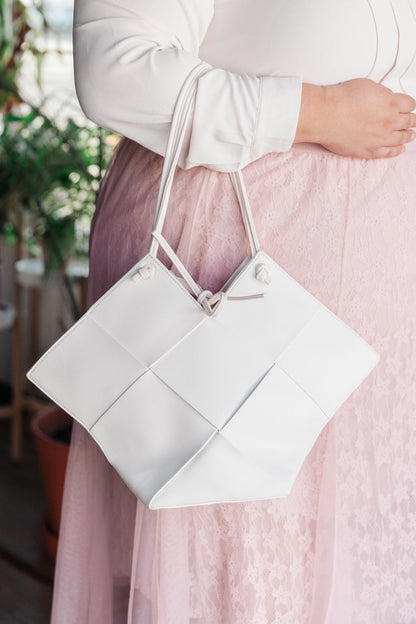 Woven Tote in White Ave Shops