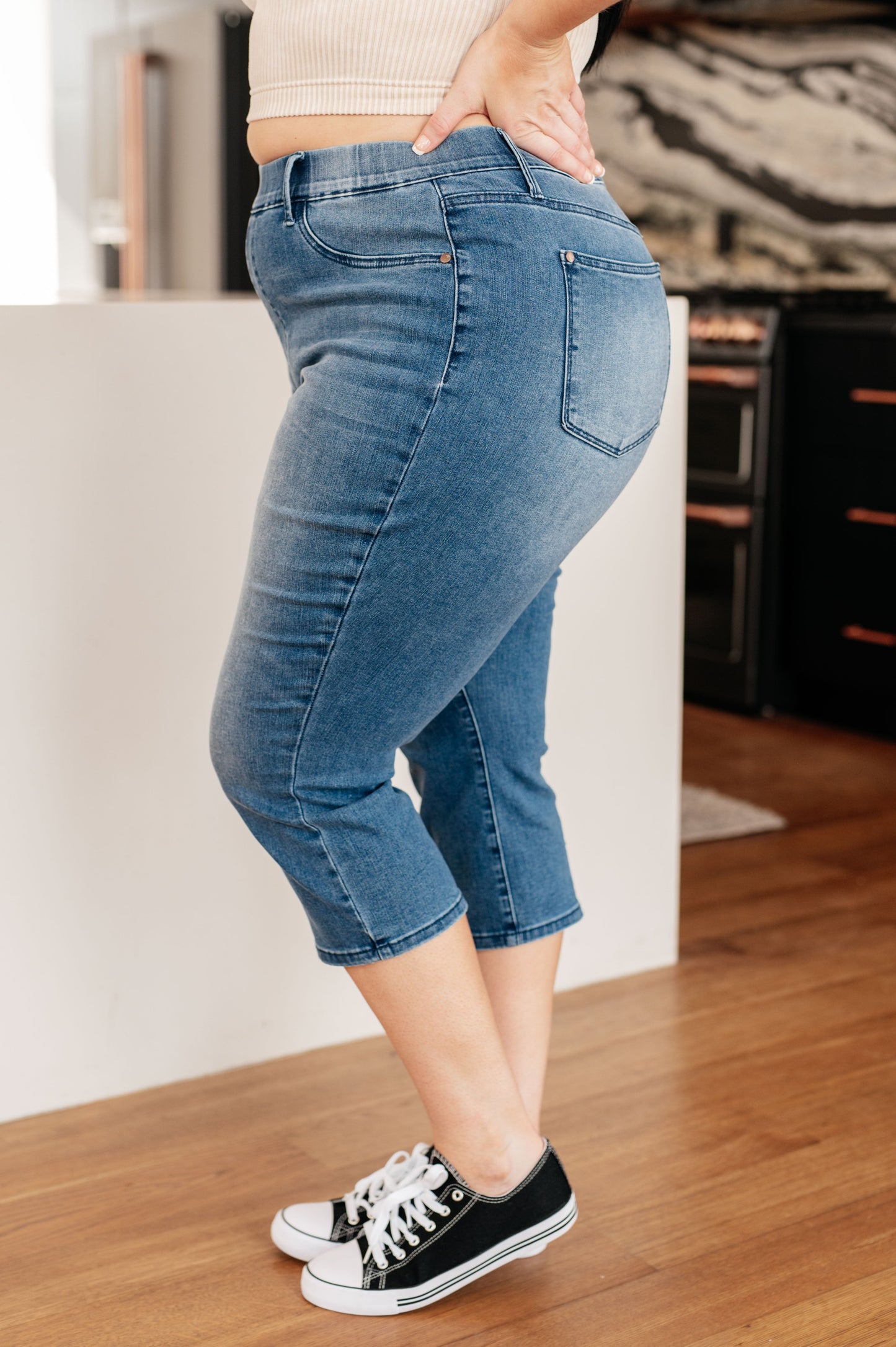 Emily High Rise Cool Denim Pull On Capri Jeans Ave Shops