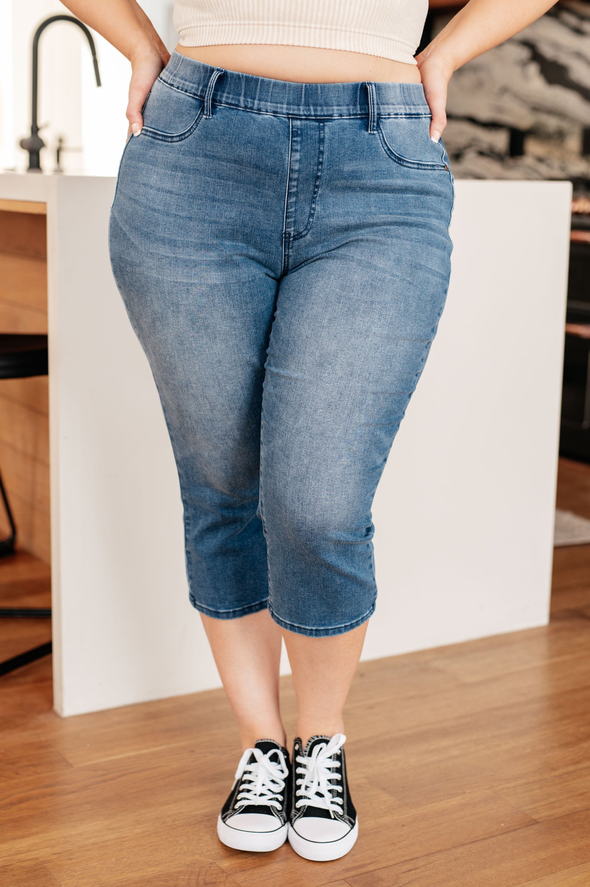 Emily High Rise Cool Denim Pull On Capri Jeans Ave Shops