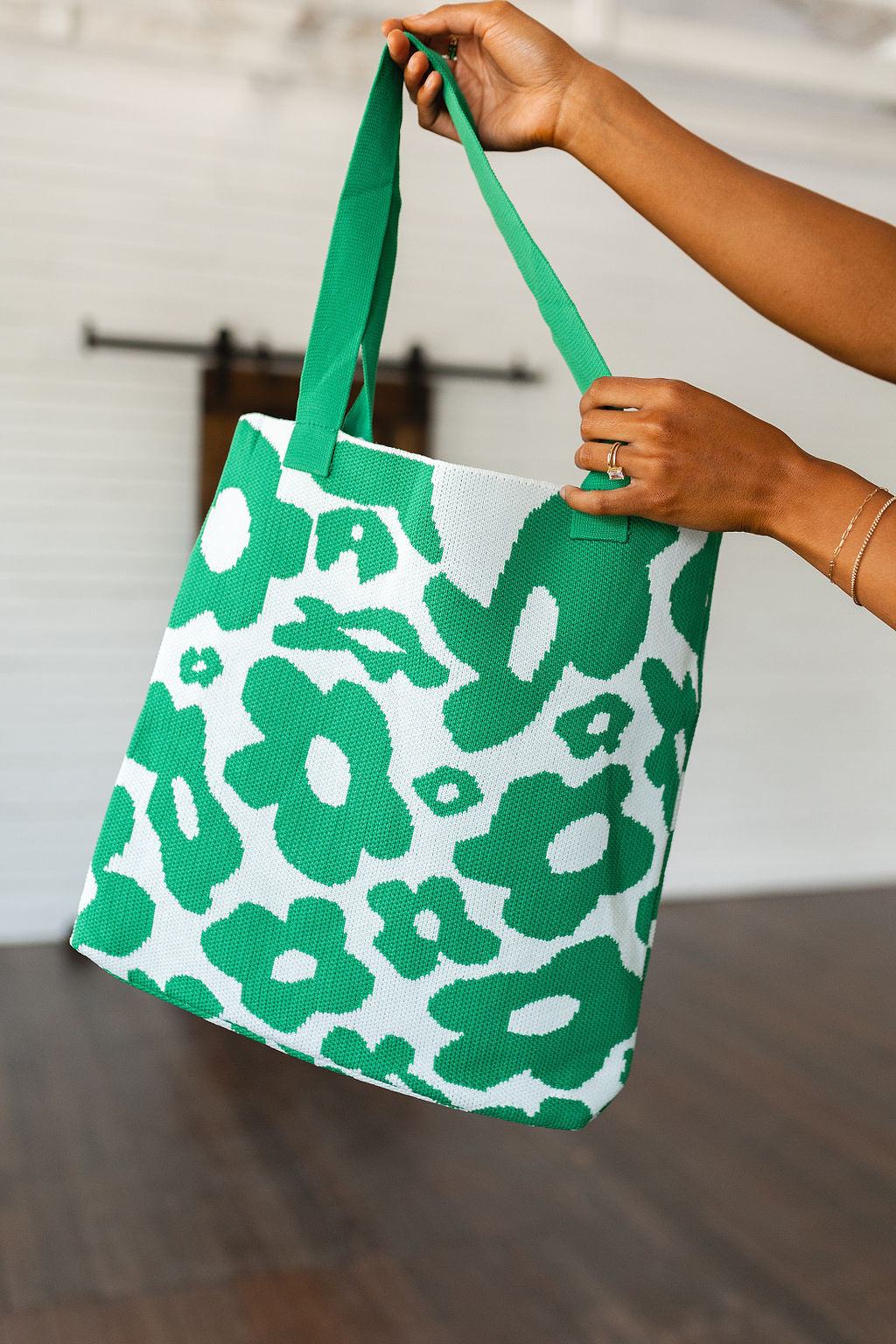 Lazy Daisy Knit Bag in Green Ave Shops