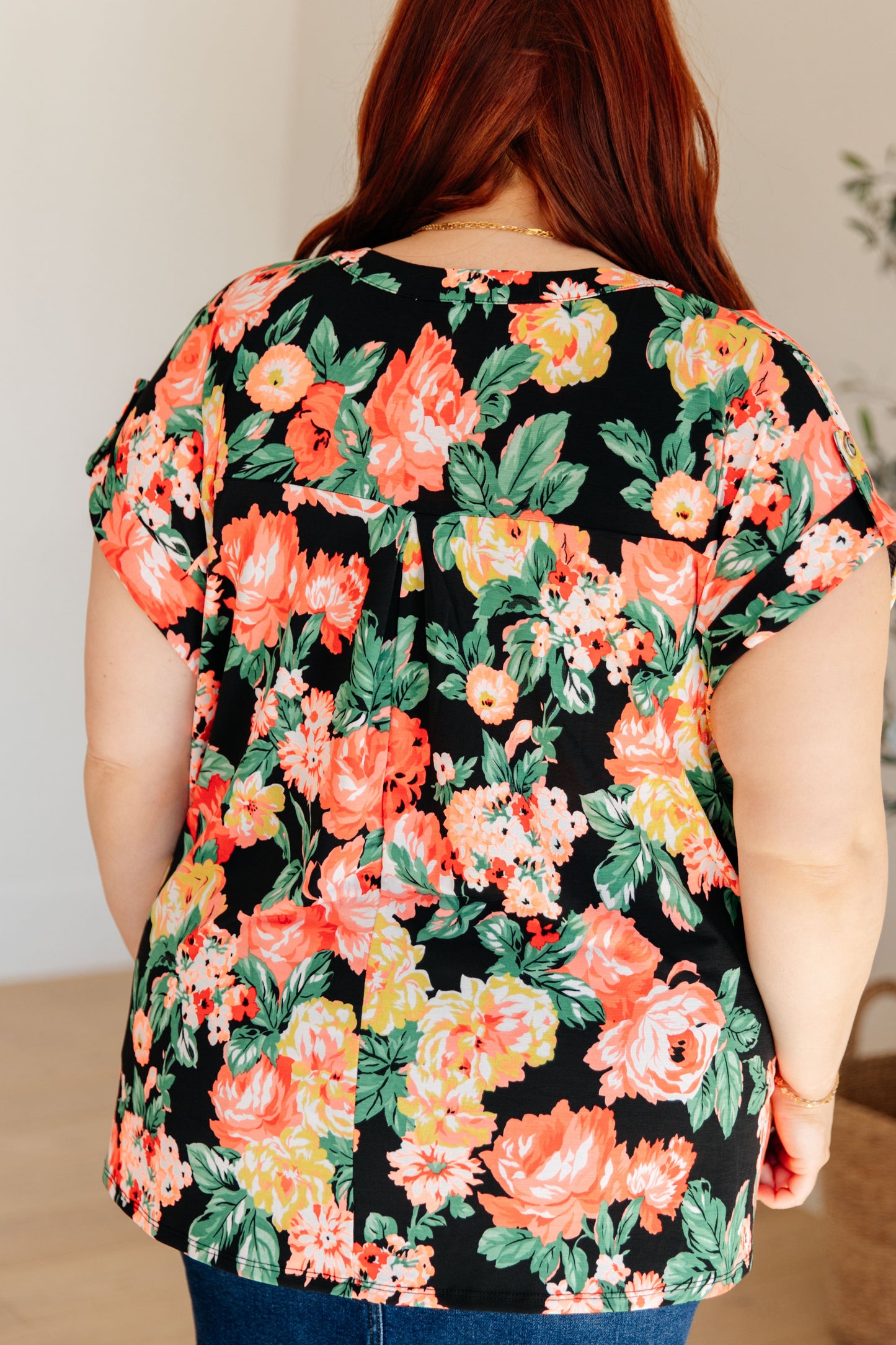 Lizzy Cap Sleeve Top in Black Garden Floral Ave Shops