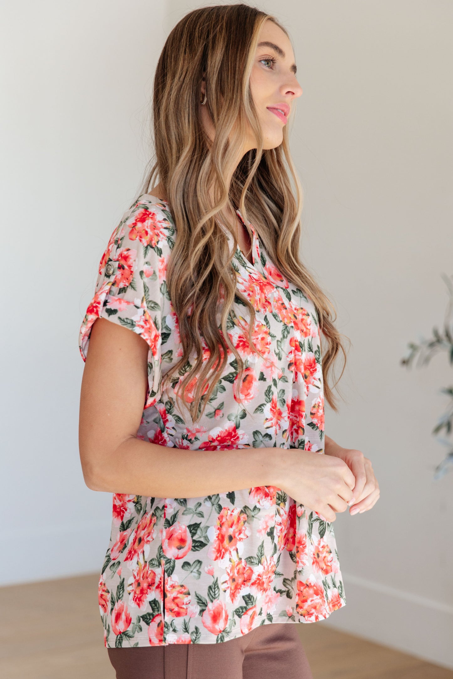 Lizzy Cap Sleeve Top in Coral and Beige Floral Ave Shops