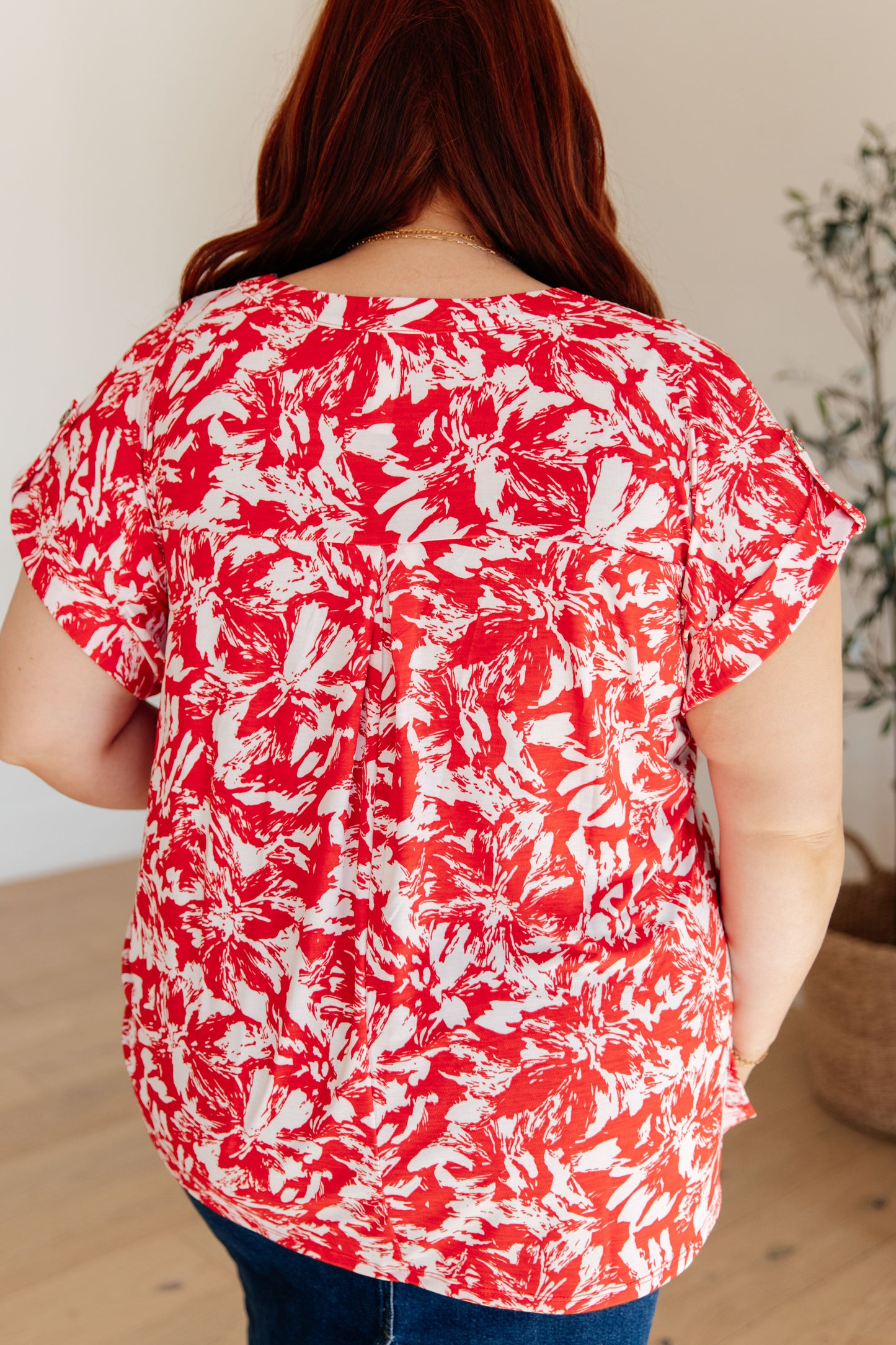 Lizzy Cap Sleeve Top in Red Floral Ave Shops