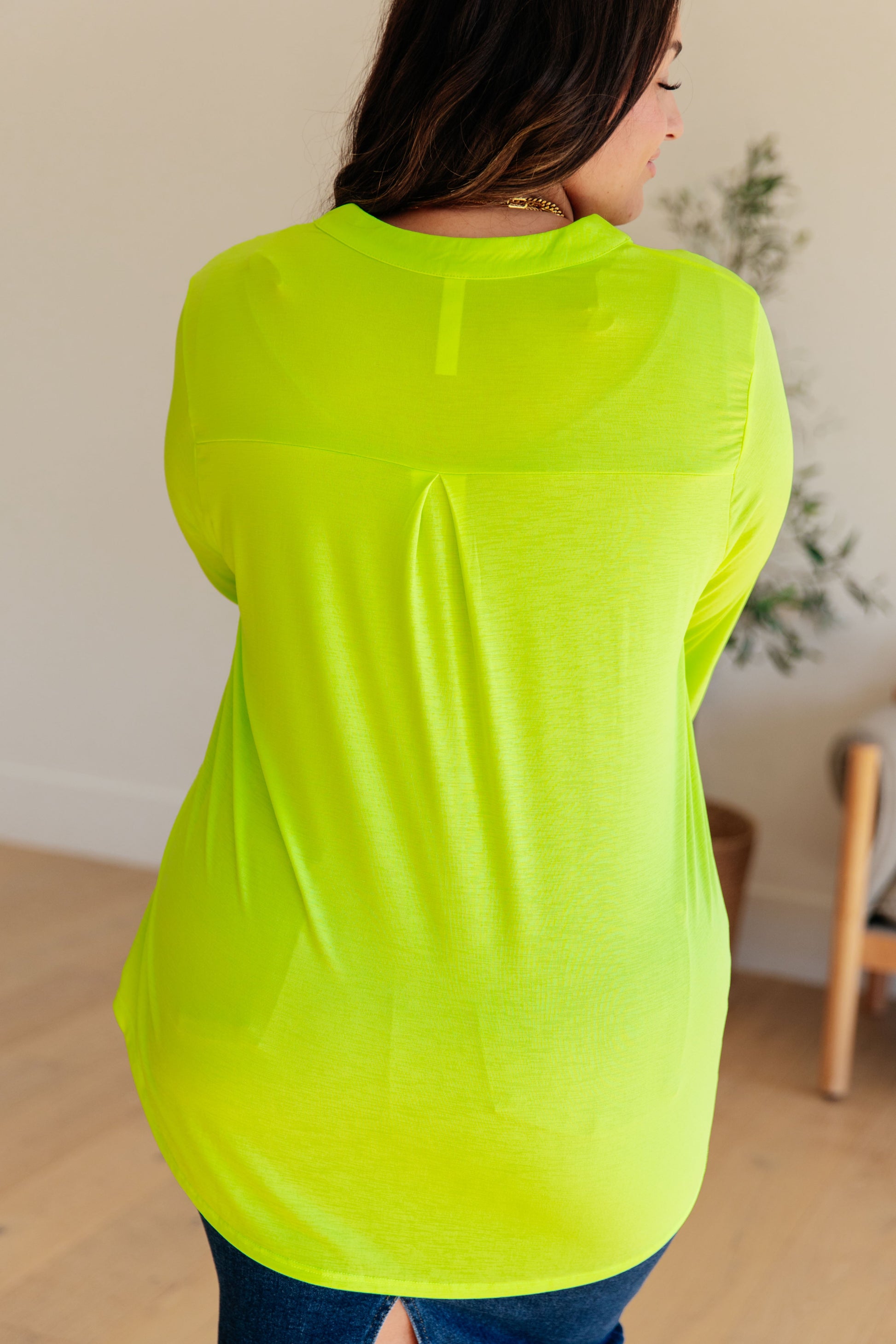 Lizzy Top in Neon Green Ave Shops