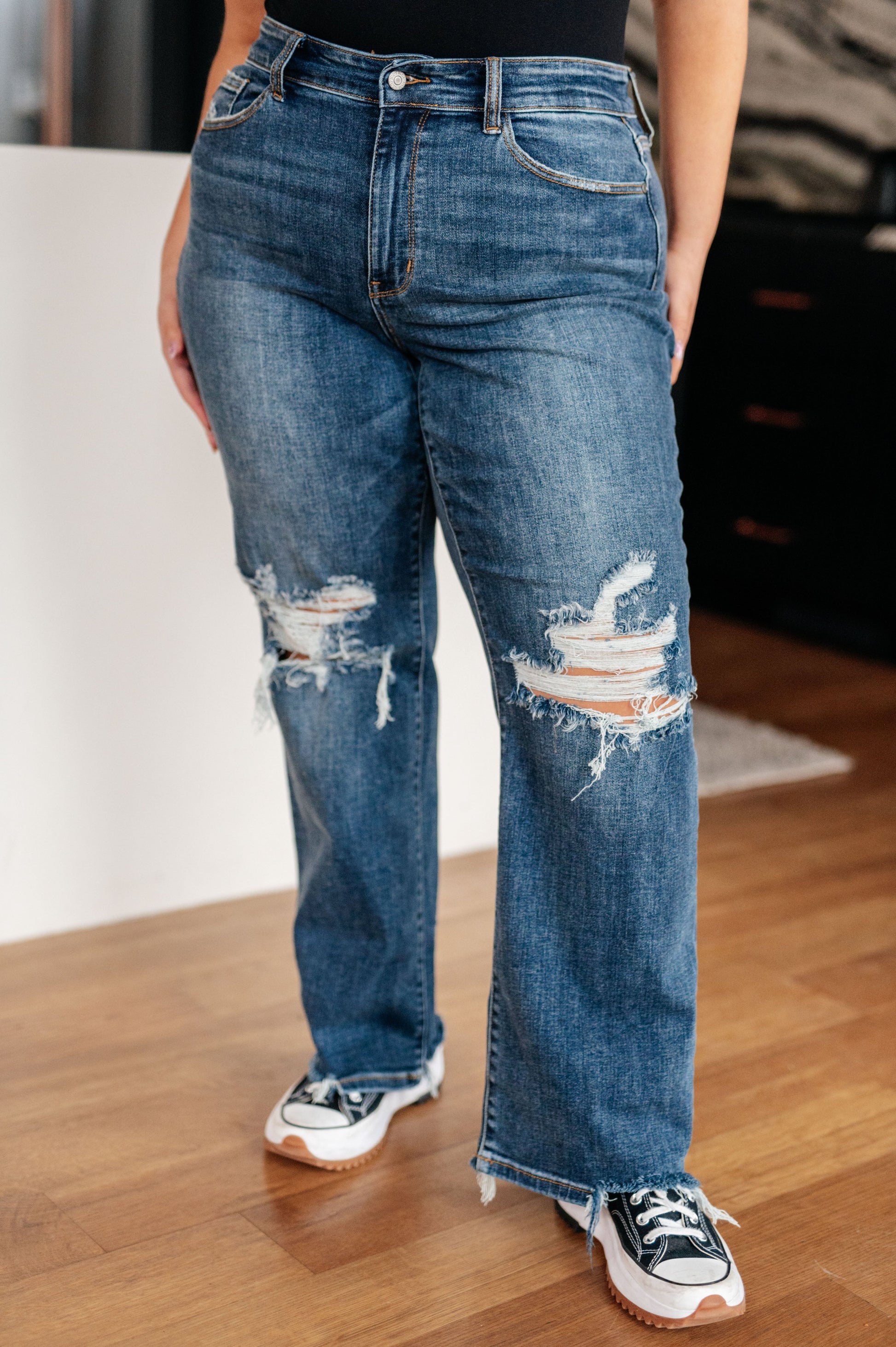 Rose High Rise 90's Straight Jeans in Dark Wash Ave Shops