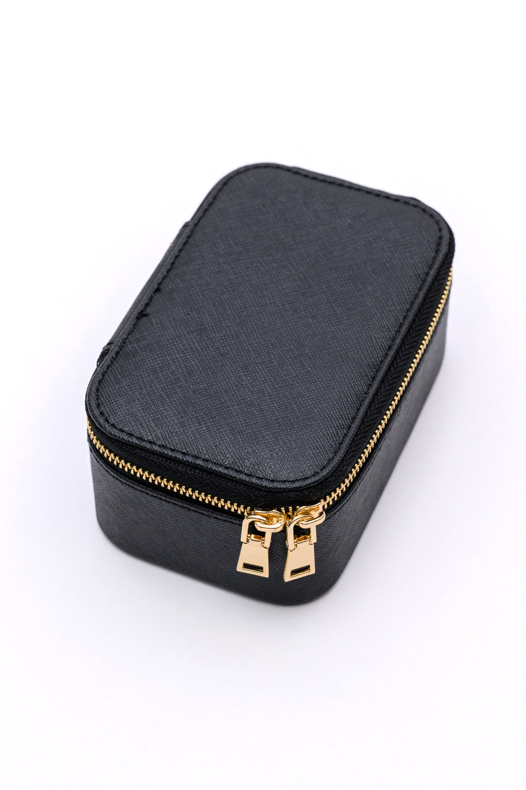 Travel Jewelry Case in Black Ave Shops